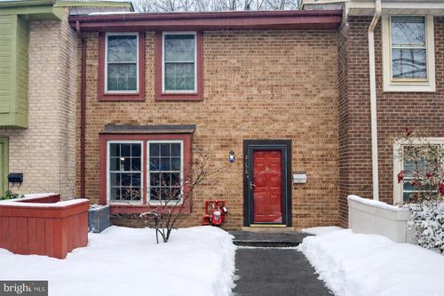 2158 Golf Course Dr, Reston, VA, 20191-3828 | Card Image