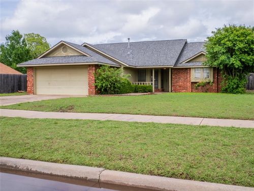 6831 Nw Willow Creek Dr, Lawton, OK, 73505-4526 | Card Image