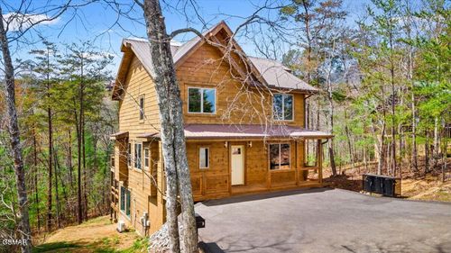 2009 Smoky Cove Rd, Sevierville, TN, 37876-3508 | Card Image