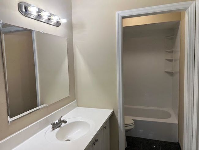 1608 - 18063 Live Oak Ct, Condo with 2 bedrooms, 2 bathrooms and 2 parking in Tinley Park IL | Image 13