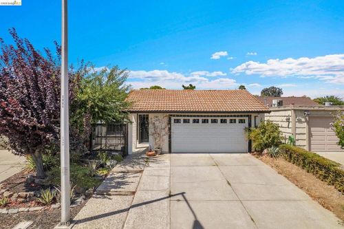 2908 Pear St, Antioch, CA, 94509-5218 | Card Image