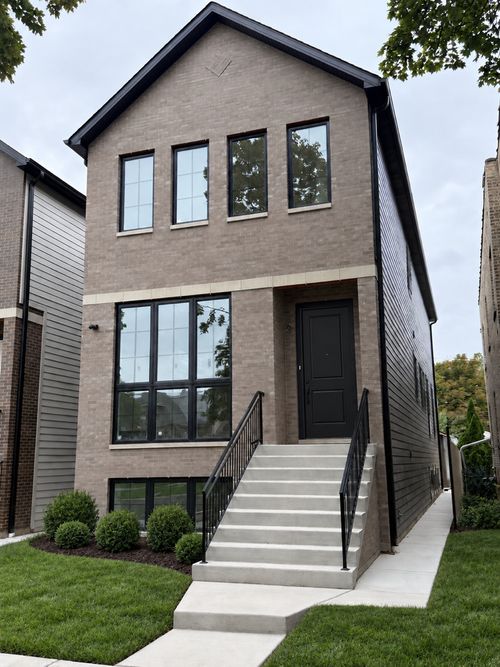 6732 N Oxford Ave, Chicago, IL, 60631-1327 | Card Image