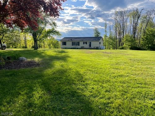 31 Countryside Rd, Columbia, NJ, 07832-2415 | Card Image