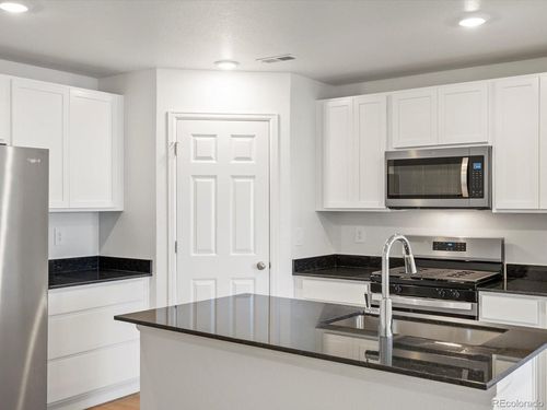 21259 E 65th Ave, Aurora, CO, 80019 | Card Image