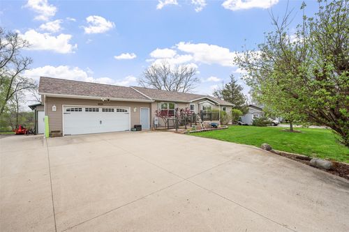 4555 Ne 34th Ct, Des Moines, IA, 50317-8901 | Card Image