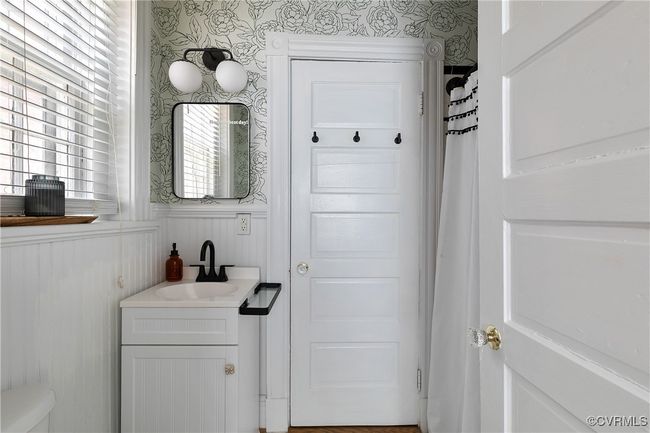 Bathroom fun wallcovering | Image 20