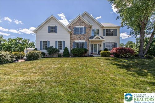 5110 Adriana Ct, Center Valley, PA, 18034-9330 | Card Image