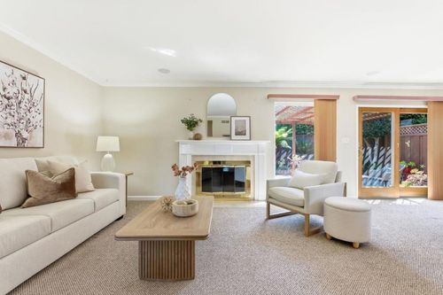 1126 W Knickerbocker Dr, Sunnyvale, CA, 94087-1715 | Card Image