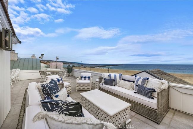 2148 E Oceanfront, House other with 5 bedrooms, 5 bathrooms and 3 parking in Newport Beach CA | Image 55