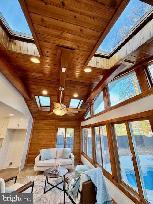 7023 Dolphin Rd, LANHAM, MD, 20706-3908 | Card Image