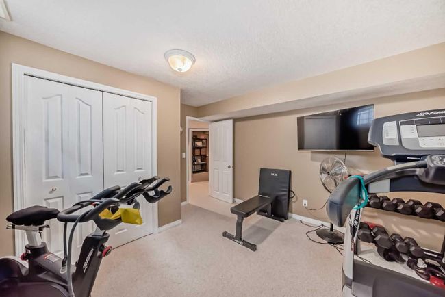 68 Arbour Crest Court Nw, Home with 4 bedrooms, 3 bathrooms and 4 parking in Calgary AB | Image 18