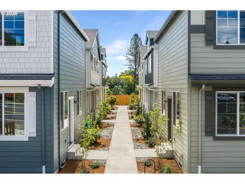 3626 Sw Vermont St, Portland, OR, 97219-1009 | Card Image