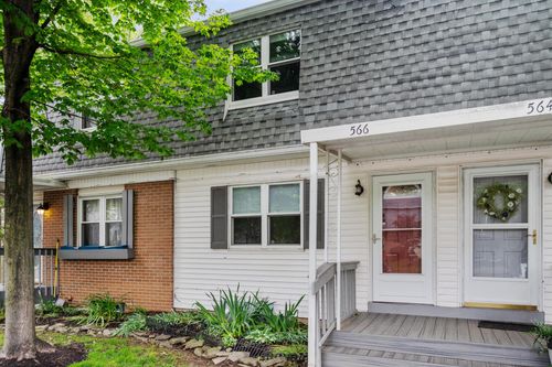 566 Harding Ln, Delaware, OH, 43015-1169 | Card Image
