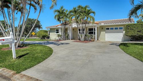 3507 Pinecrest St, Sarasota, FL, 34239-6711 | Card Image