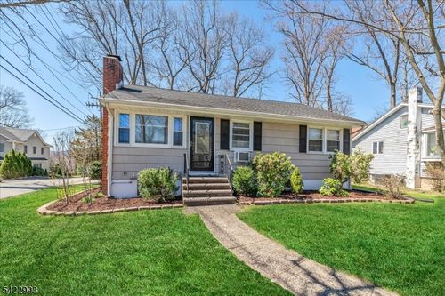 48 Oliver Pl, Ringwood, NJ, 07456-2121 | Card Image