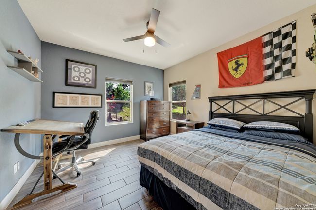 211 Comal Run, House other with 3 bedrooms, 4 bathrooms and null parking in Bulverde TX | Image 18