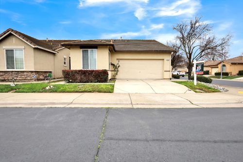 7418 Sun Reign Ln, Sacramento, CA, 95823-6737 | Card Image