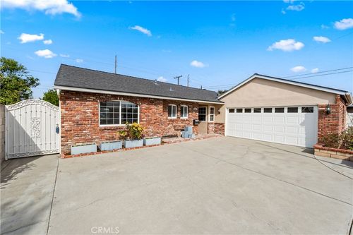 5441 Harold Pl, Huntington Beach, CA, 92647-2011 | Card Image