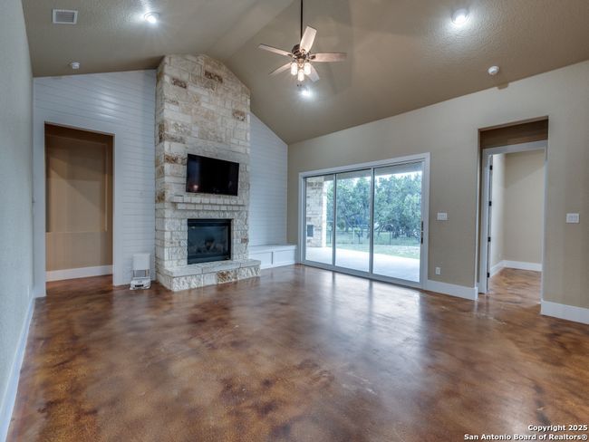 629 Windmill Ranch Rd, House other with 4 bedrooms, 5 bathrooms and null parking in Spring Branch TX | Image 5