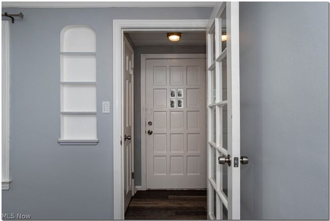 Main Entryway | Image 6