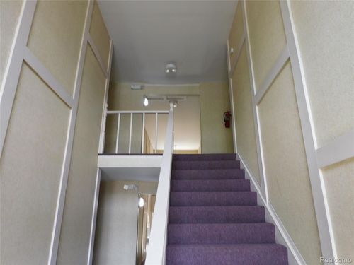 apt-229-30268 Southfield Rd, Southfield, MI, 48076-1317 | Card Image