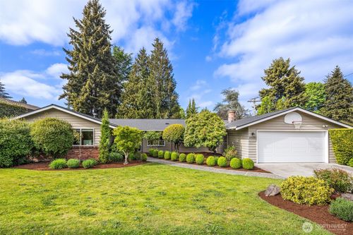8320 Se 62nd St, Mercer Island, WA, 98040-4921 | Card Image
