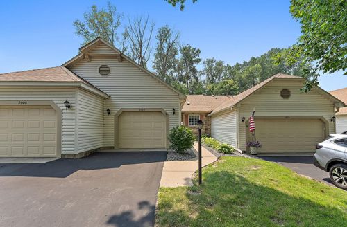 2668 Lake Court Dr, Mounds View, MN, 55112-4137 | Card Image
