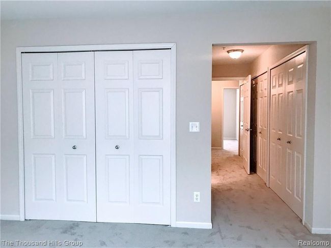 28476 Carlton Way Dr, Condo with 2 bedrooms, 2 bathrooms and null parking in Novi MI | Image 14