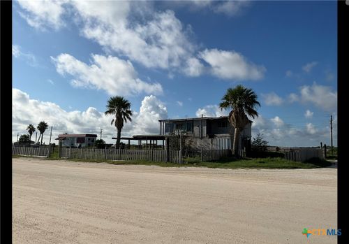 587 N Ocean Dr, Port Lavaca, TX, 77979-7225 | Card Image