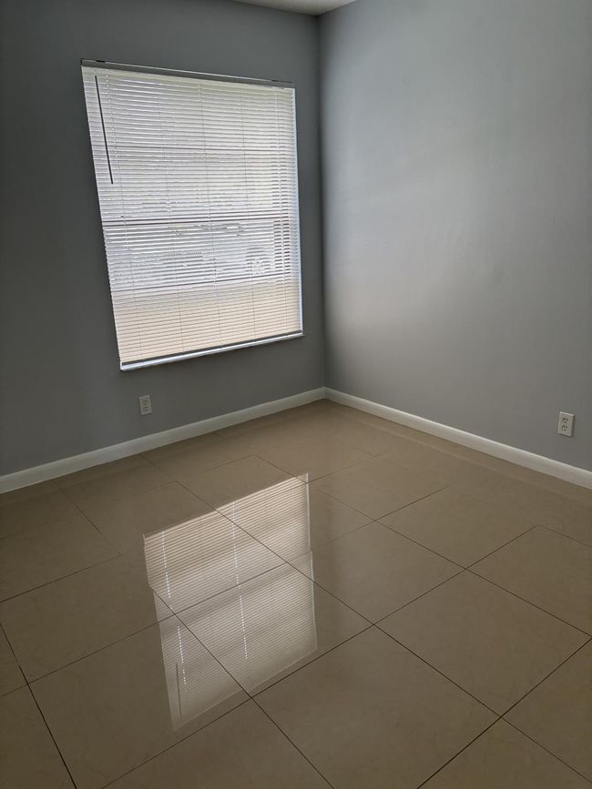 APT-107 - 201 Lake Pointe Dr, Condo with 2 bedrooms, 2 bathrooms and null parking in Oakland Park FL | Image 19