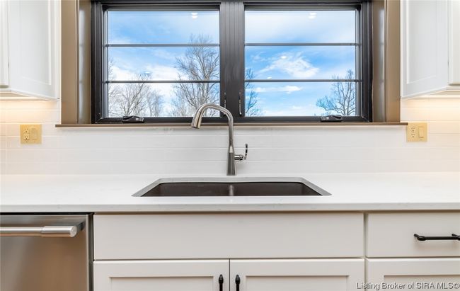 5560 Old Vincennes Rd, Home with 4 bedrooms, 4 bathrooms and null parking in Floyds Knobs IN | Image 35