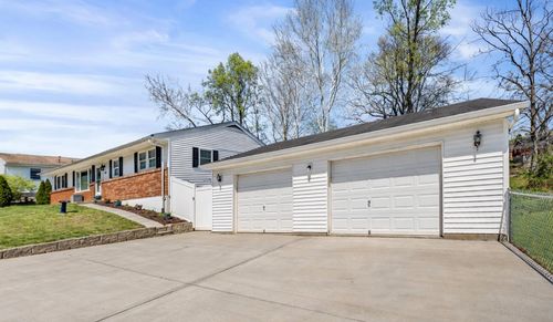 932 Mary Sue Dr, Flatwoods, KY, 41139-1332 | Card Image