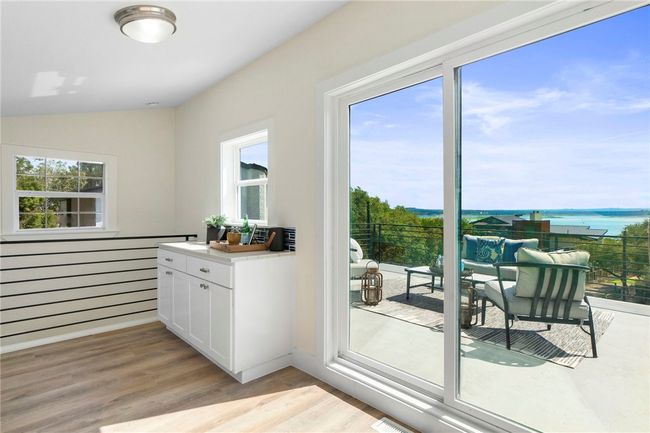 The loft even has enough room to incorporate a home office nook. | Image 26