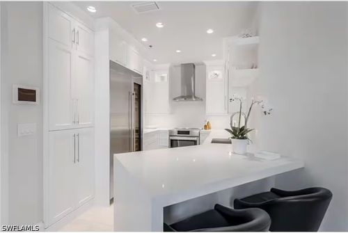 307-365 5th Ave S, Naples, FL, 34102-6575 | Card Image
