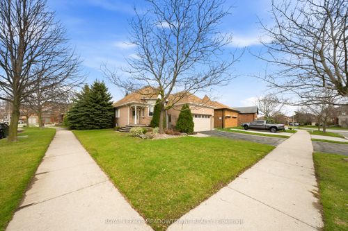 20 Huffmann Dr, Georgetown, ON, L7G5W4 | Card Image