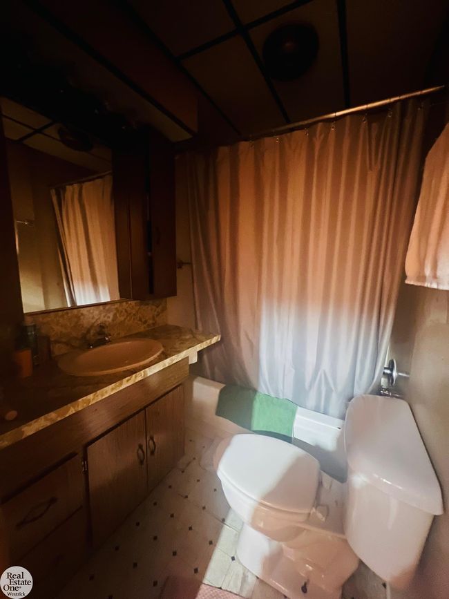 Bathroom | Image 10