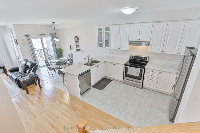 20 Vantage Loop, House attached with 4 bedrooms, 4 bathrooms and 2 parking in Newmarket ON | Image 7