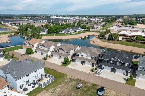 2435 Water Park Loop Se, Mandan, ND, 58554-5234 | Card Image