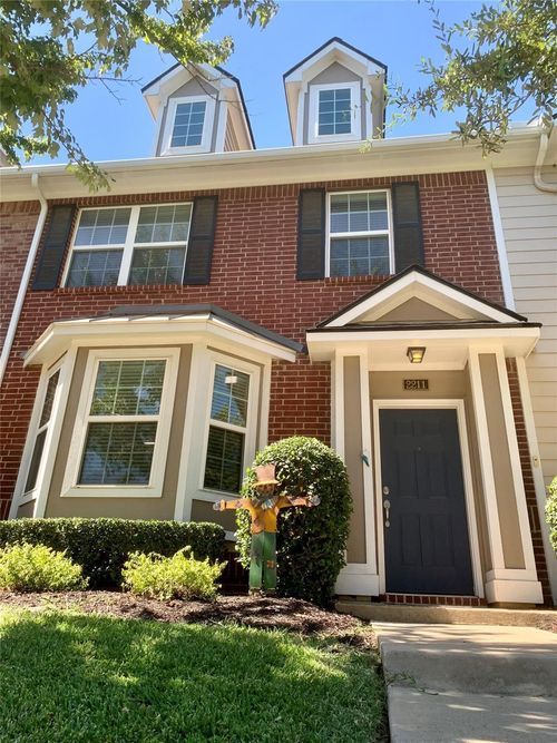 2211 Carlisle St, Bedford, TX, 76021-7366 | Card Image