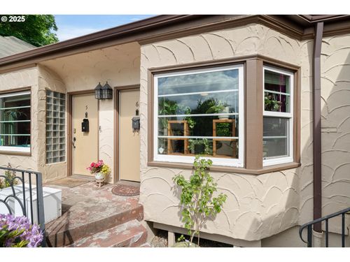 6-130 Se 31st Ave, Portland, OR, 97214-1980 | Card Image