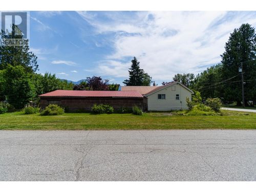 112 Josephine St, New Denver, BC, V0G1S1 | Card Image