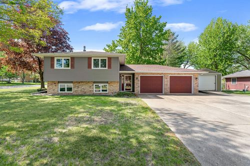 655 20th St Ne, Owatonna, MN, 55060-1407 | Card Image