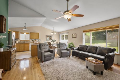 909 Tony Drive, MADISON, WI, 53704 | Card Image