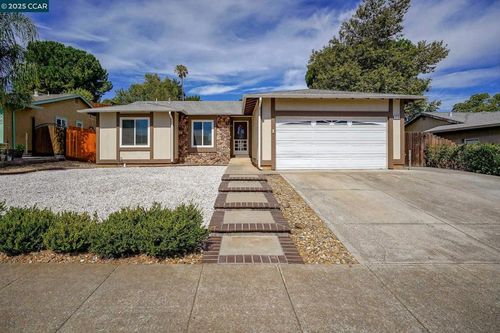 2216 Concord Dr, Pittsburg, CA, 94565-4476 | Card Image