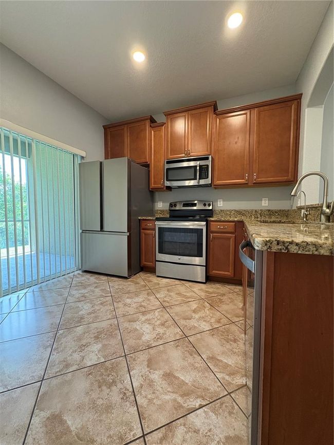 2427 Willimette Dr, Townhouse with 2 bedrooms, 3 bathrooms and null parking in WESLEY CHAPEL FL | Image 4