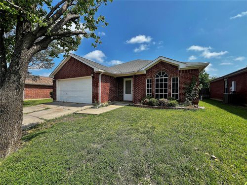 609 Blueberry Hill Ln, Mansfield, TX, 76063-3633 | Card Image
