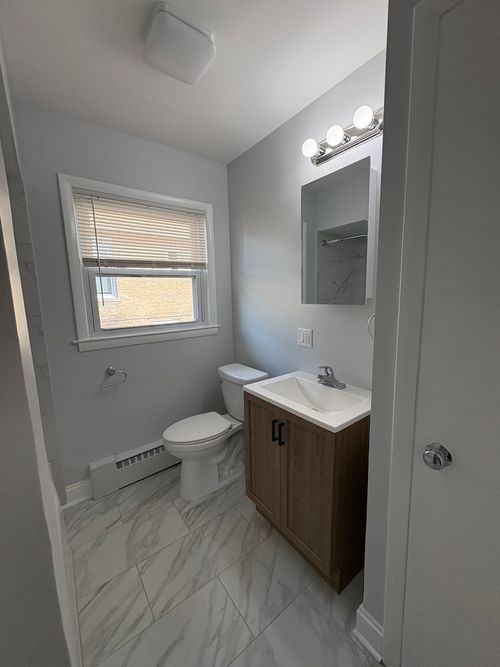 1-311 Prairie Ave, Highwood, IL, 60040-1611 | Card Image