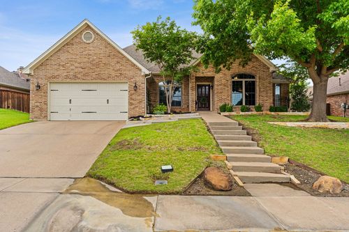 404 Arbor Lawn Drive, Burleson, TX, 76028 | Card Image