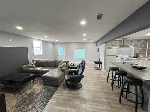 b-128 Skyview Ter, Leander, TX, 78641-9742 | Card Image