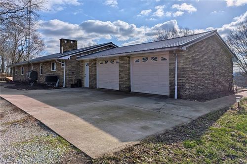 5171 Avon Rd Ne, Carrollton, OH, 44615-9154 | Card Image